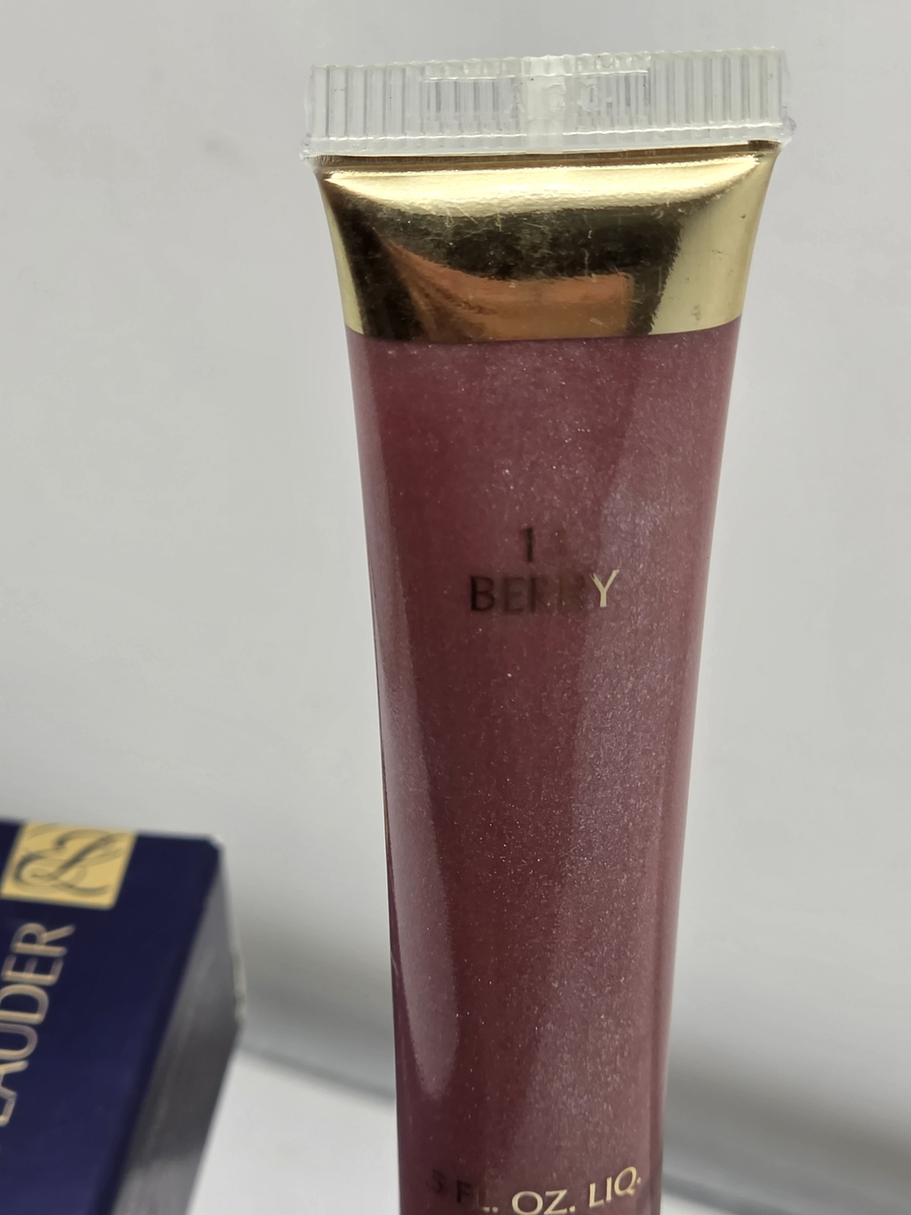 DISCONTINUED Estee Lauder High Gloss- "BERRY" - Picture 9 of 11